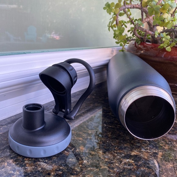 BUILT Water Bottle - Picture 7 of 9